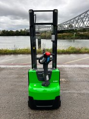 Gerbeur électrique CESAB S212L- - 4