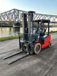 Chariot élévateur électrique HEILI CPD35-GB2LI-S - 4