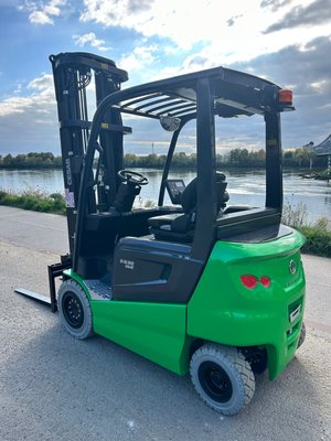 Chariot élévateur électrique CESAB B630II