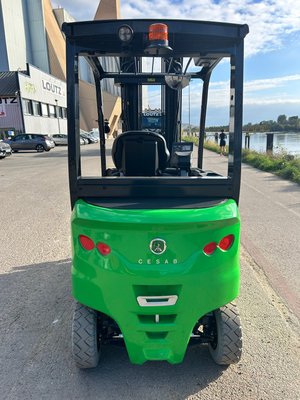 Chariot élévateur électrique CESAB B625II