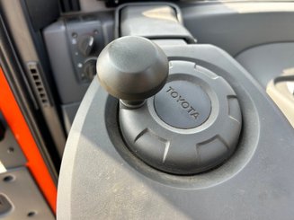 Chariot à mât rétractable Toyota RRE140HCC - 11