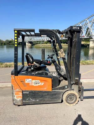 Chariot élévateur électrique Doosan B18T-7