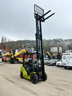 Chariot élévateur gaz Clark S25L