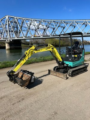 Mini pelle sur chenilles Ammann AMX24-2