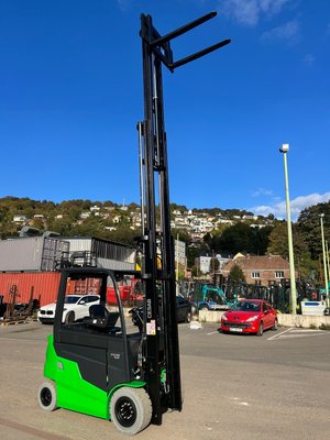 Chariot élévateur électrique CESAB B630II