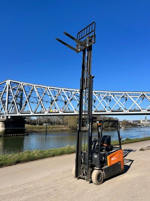 Chariot élévateur électrique Doosan B18T-7