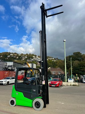 Chariot élévateur électrique CESAB B625II
