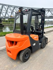 Chariot élévateur diesel Doosan D30GP - 14