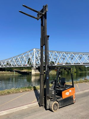 Chariot élévateur électrique Doosan B18T-7