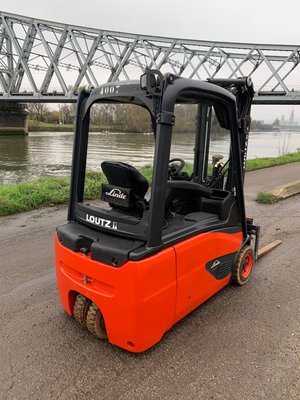 Chariot élévateur électrique Linde E16L-02