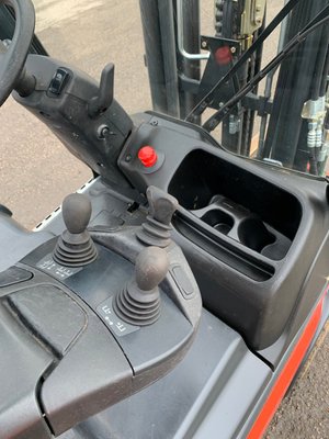 Chariot élévateur électrique Linde E16L-02
