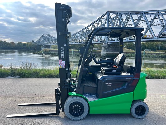 Chariot élévateur électrique CESAB B630II