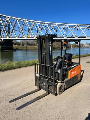 Chariot élévateur électrique Doosan B18T-7