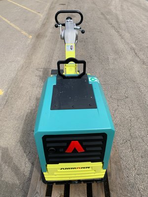 Compacteur à main / plaque vibrante Ammann APH 55/75