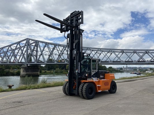 Chariot élévateur lourd diesel Doosan D160S-7