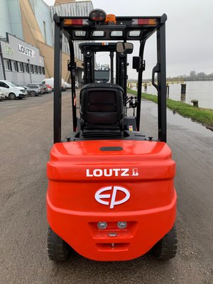 Chariot élévateur électrique EP Equipment EFL303