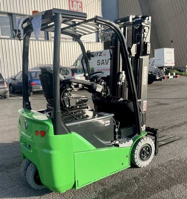 Chariot élévateur électrique CESAB B316II