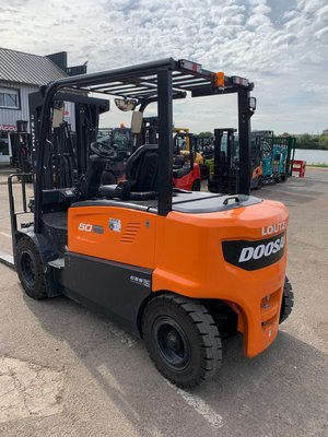 Chariot élévateur électrique Doosan B50XC-7