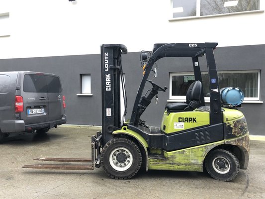 Chariot élévateur gaz Clark C25L