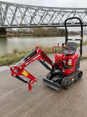 Mini pelle Yanmar SV08