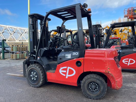 Chariot élévateur diesel EP Equipment CPCD30T8
