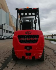 Chariot élévateur diesel EP Equipment CPCD30T8 - 8