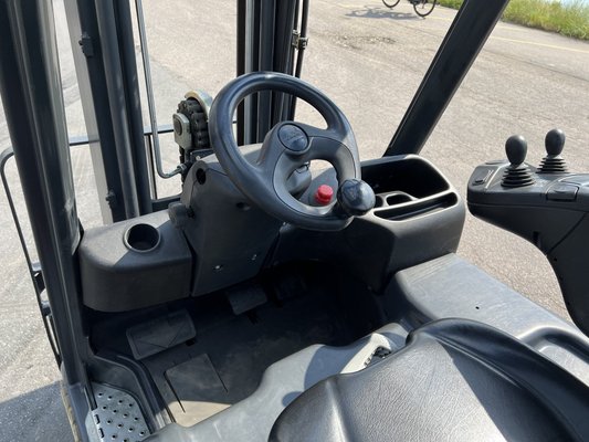 Chariot élévateur électrique Linde E16H-02