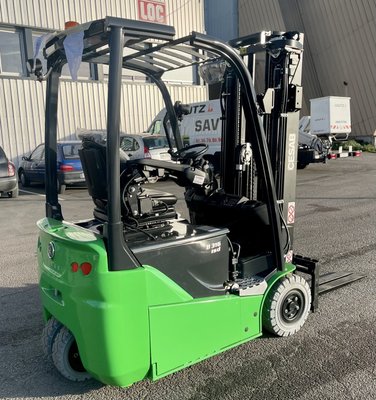 Chariot élévateur électrique CESAB B316II