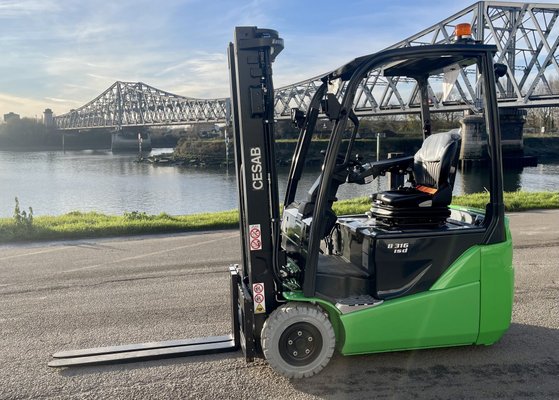 Chariot élévateur électrique CESAB B316II