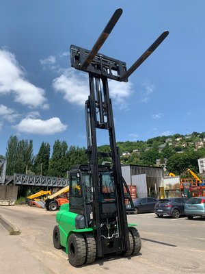 Chariot élévateur électrique CESAB B880HII