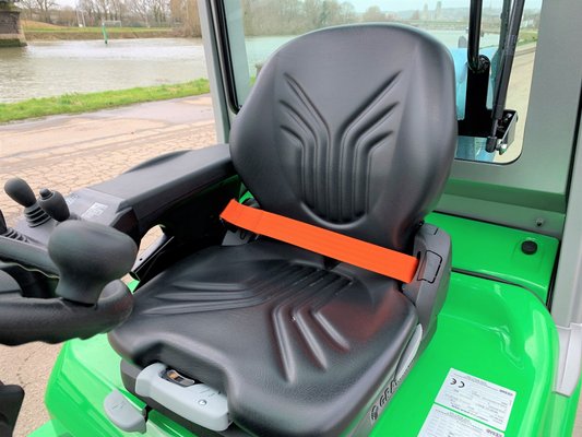Chariot élévateur gaz CESAB M318H-GV