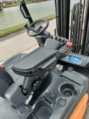 Chariot élévateur électrique Doosan B18T-7