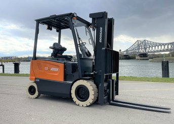 Chariot élévateur électrique Doosan B25X-7 - 2
