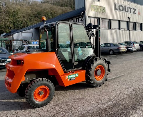 Chariot élévateur tout terrain Ausa C251H