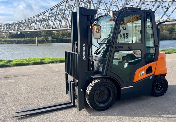 Chariot élévateur diesel Doosan D25NXS
