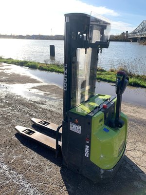 Gerbeur électrique Clark SX12