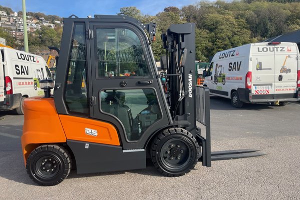Chariot élévateur diesel Doosan D25NXS