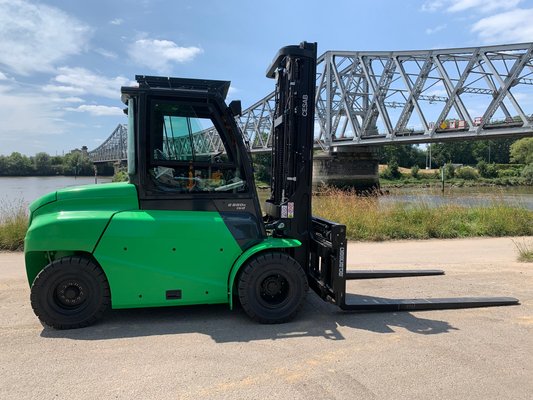 Chariot élévateur électrique CESAB B880HII