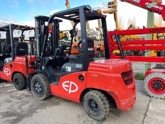 Chariot élévateur diesel EP Equipment CPCD30T8