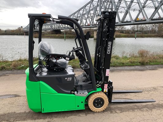 Chariot élévateur électrique CESAB B316II