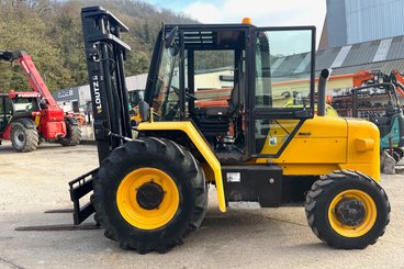 Chariot élévateur tout terrain JCB 930 - 1