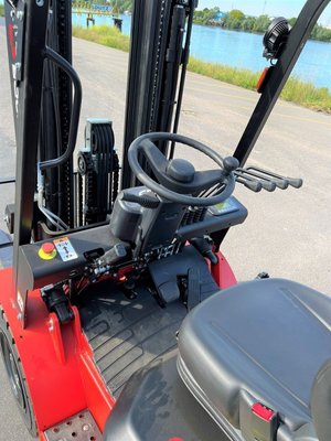 Chariot élévateur électrique EP Equipment EFL252