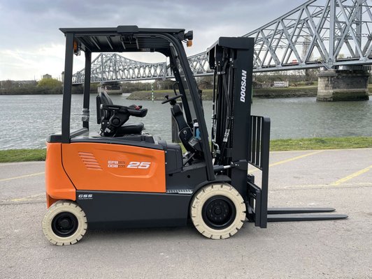 Chariot élévateur électrique Doosan B25X-7