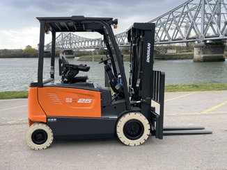 Chariot élévateur électrique Doosan B25X-7 - 1