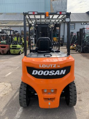 Chariot élévateur électrique Doosan B50XC-7