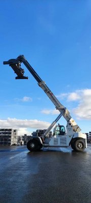 Reach stacker Terex TFC45