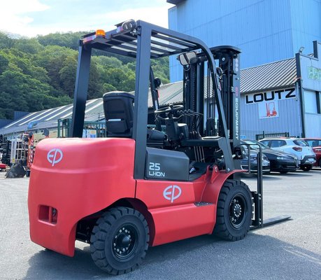 Chariot élévateur électrique EP Equipment EFL252