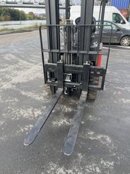Chariot élévateur électrique EP Equipment EFL181 - 10