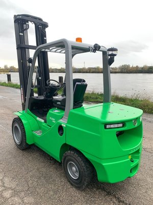 Chariot élévateur diesel CESAB M335DV
