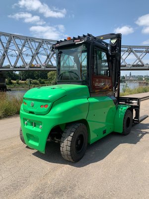 Chariot élévateur électrique CESAB B880HII